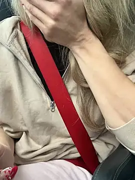 Snapshot of mollywilde chatting on 26, 2, 2025 mollywilde online show from 26, 2, 2025