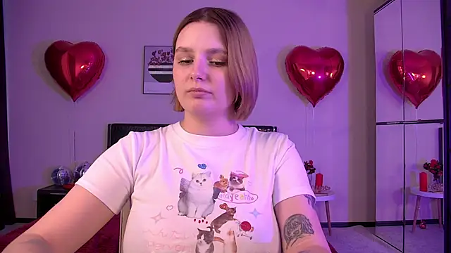 Snapshot of DianeMills chatting on 20, 2, 2025 DianeMills online show from 20, 2, 2025