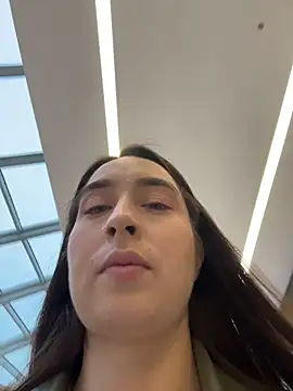 Holly Play online show from 13, 11, 2025