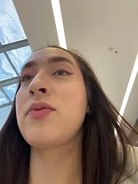 Holly Play online show from 12, 2, 2026