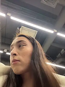 Holly Play online show from 21, 2, 2026