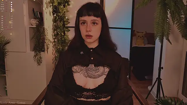 MichaellaMoon online show from 24, 11, 2025