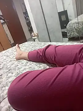 bella82 online show from 7, 1, 2025