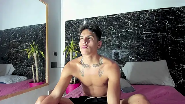 Snapshot of Couplehot__1 chatting on 6, 12, 2024 Couplehot 1 online show from 6, 12, 2024