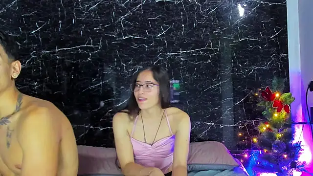 Snapshot of Couplehot__1 chatting on 4, 1, 2025 Couplehot 1 online show from 4, 1, 2025