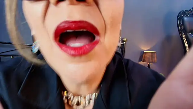 Snapshot of MelaniaKnauss chatting on 11, 9, 2025 MelaniaKnauss online show from 11, 9, 2025