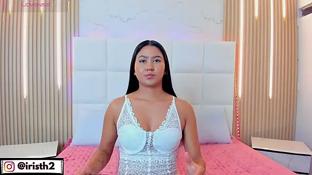 Snapshot of Iris_Thompson_ chatting on 9, 10, 2025 Iris Thompson online show from 9, 10, 2025