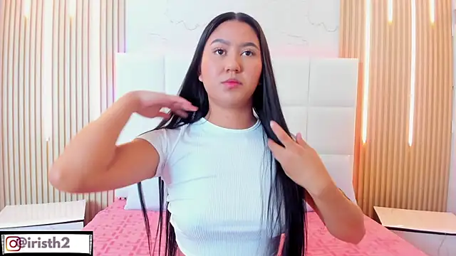 Snapshot of Iris_Thompson_ chatting on 17, 10, 2025 Iris Thompson online show from 17, 10, 2025