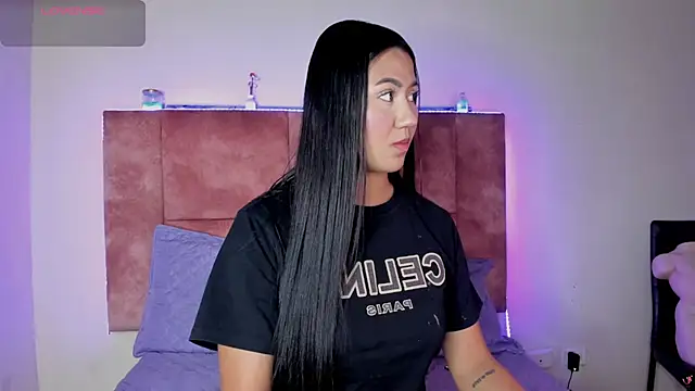 Snapshot of Iris_Thompson_ chatting on 1, 7, 2026 Iris Thompson online show from 1, 7, 2026