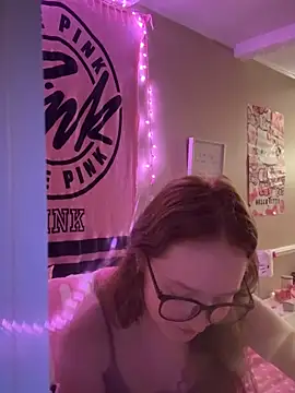 Snapshot of gingerbabe18 chatting on 15, 11, 2025 gingerbabe18 online show from 15, 11, 2025