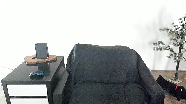 MendiPetite online show from 18, 3, 2026