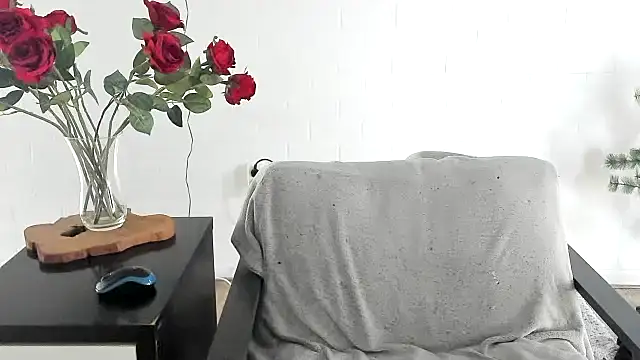 MendiPetite online show from 3, 4, 2026