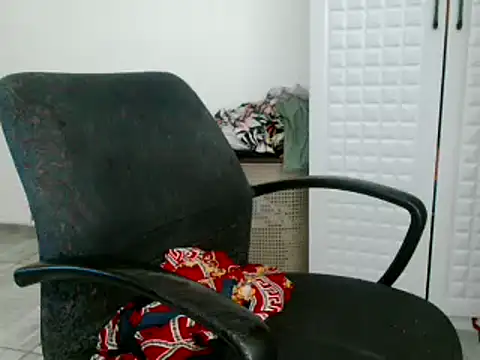 Snapshot of Hugetittiesxx2 chatting on 14, 2, 2025 Hugetittiesxx2 online show from 14, 2, 2025