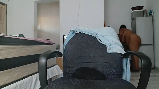 Snapshot of Hugetittiesxx2 chatting on 21, 10, 2025 Hugetittiesxx2 online show from 21, 10, 2025