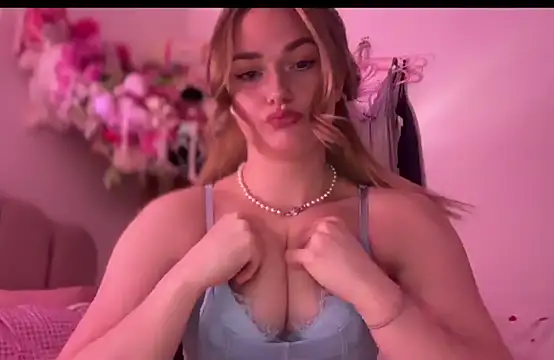 Snapshot of pinkie_piexx chatting on 19, 2, 2025 pinkie piexx online show from 19, 2, 2025