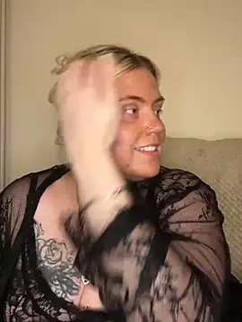 Snapshot of Blondiee3088 chatting on 20, 1, 2025 Blondiee3088 online show from 20, 1, 2025