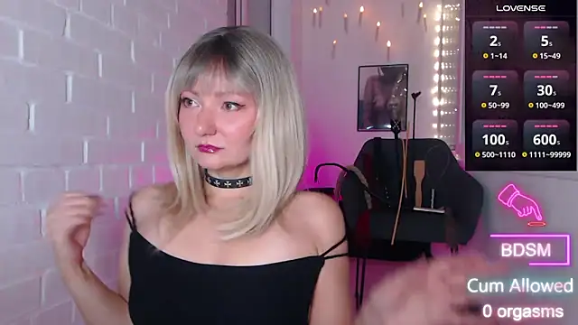 Snapshot of Sandralawrence chatting on 4, 10, 2025 Sandralawrence online show from 4, 10, 2025