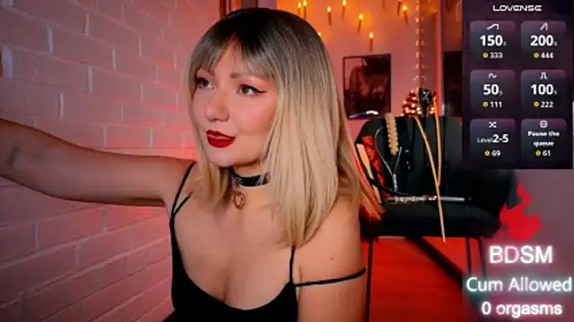 Snapshot of Sandralawrence chatting on 15, 12, 2025 Sandralawrence online show from 15, 12, 2025