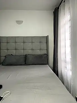 prettiepearl online show from 19, 10, 2025