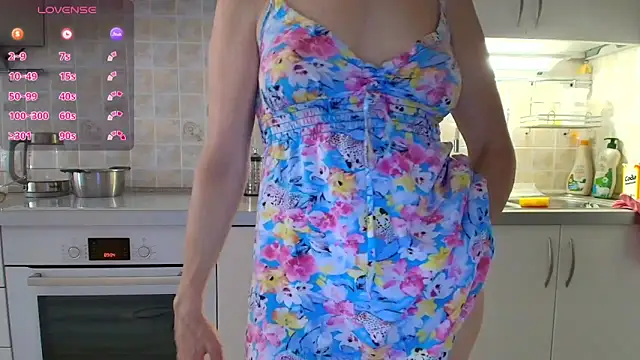 Snapshot of MilfeaN chatting on 22, 9, 2025 MilfeaN online show from 22, 9, 2025