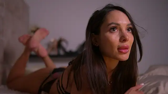 Snapshot of Mila_May_ chatting on 21, 12, 2024 Mila May online show from 21, 12, 2024