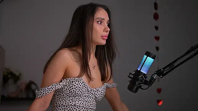 Snapshot of Mila_May_ chatting on 9, 2, 2025 Mila May online show from 9, 2, 2025