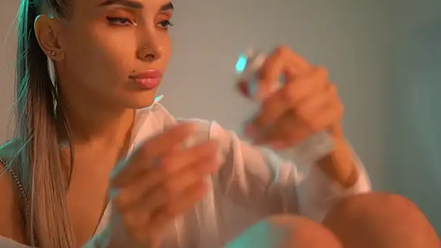 Snapshot of Mila_May_ chatting on 13, 9, 2025 Mila May online show from 13, 9, 2025