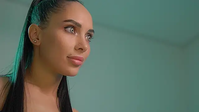 Snapshot of Mila_May_ chatting on 20, 10, 2025 Mila May online show from 20, 10, 2025