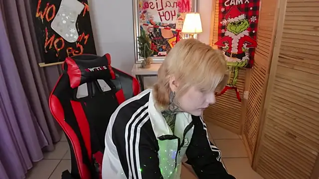 Snapshot of mekurisu chatting on 5, 12, 2025 mekurisu online show from 5, 12, 2025