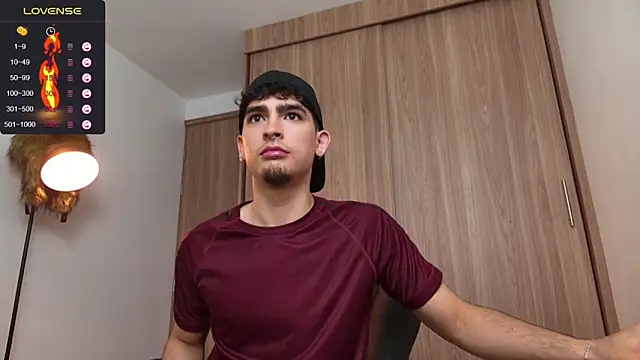 Snapshot of zenn_rush1 chatting on 12, 1, 2025 zenn rush1 online show from 12, 1, 2025