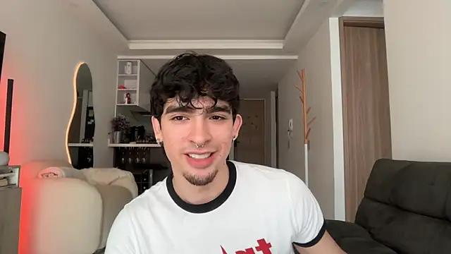 Snapshot of zenn_rush1 chatting on 8, 11, 2025 zenn rush1 online show from 8, 11, 2025