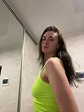 Snapshot of Miilania chatting on 18, 12, 2024 Miilania online show from 18, 12, 2024