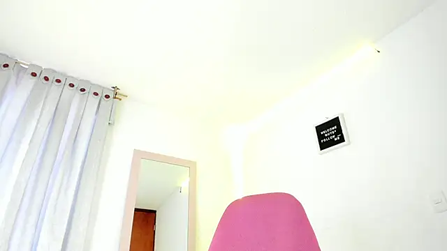 Snapshot of Anniie_grey chatting on 19, 12, 2024 Anniie grey online show from 19, 12, 2024