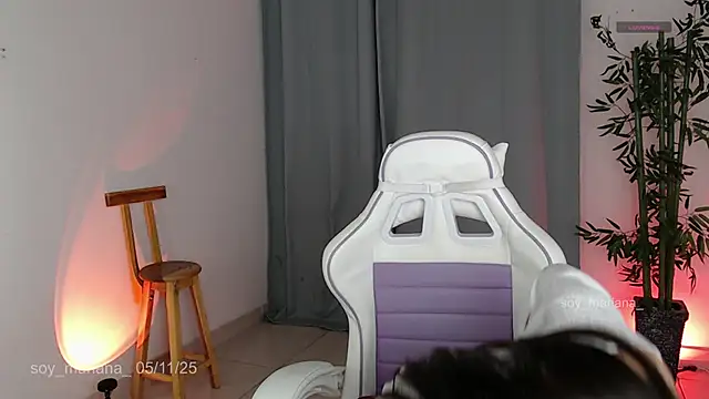 Snapshot of soy_mariana_ chatting on 8, 11, 2025 soy mariana online show from 8, 11, 2025
