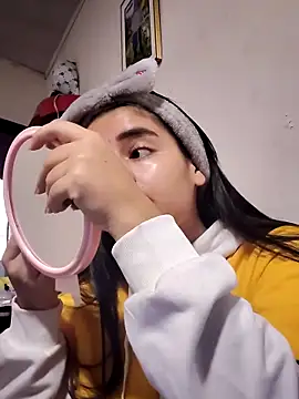 Snapshot of Emma__Williams chatting on 13, 12, 2024 Emma Williams online show from 13, 12, 2024