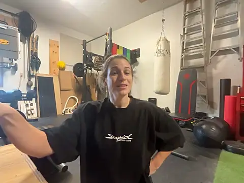 MissSwitch online show from 3, 12, 2024