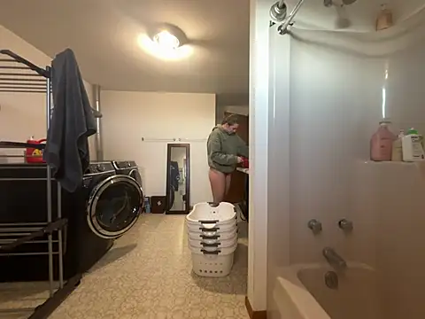 MissSwitch online show from 18, 12, 2024