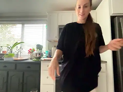 MissSwitch online show from 1, 11, 2025