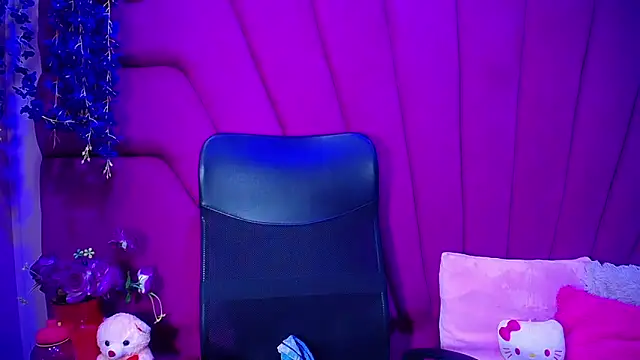 nathalia pink online show from 18, 2, 2026