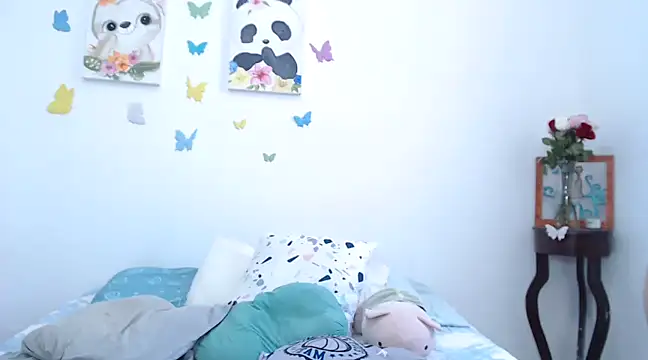 SaraBlosson online show from 9, 12, 2024