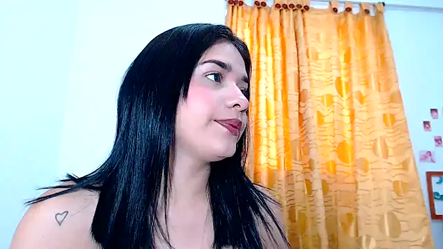 SaraBlosson online show from 4, 2, 2025