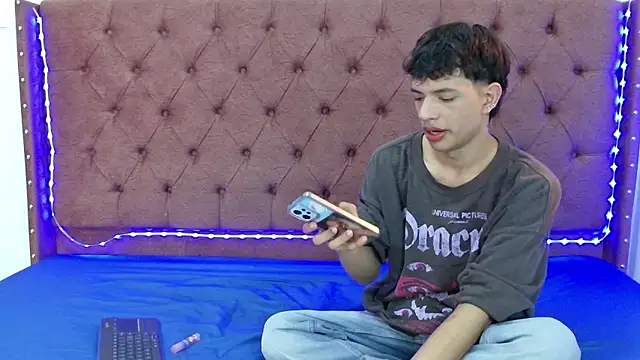 Snapshot of boys_yourparty chatting on 26, 12, 2024 boys yourparty online show from 26, 12, 2024