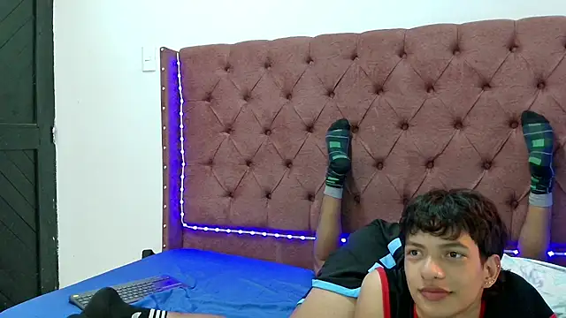 Snapshot of boys_yourparty chatting on 30, 1, 2025 boys yourparty online show from 30, 1, 2025