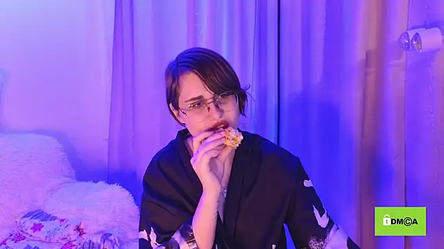 Snapshot of Funny_bunnyy chatting on 8, 2, 2025 Funny bunnyy online show from 8, 2, 2025
