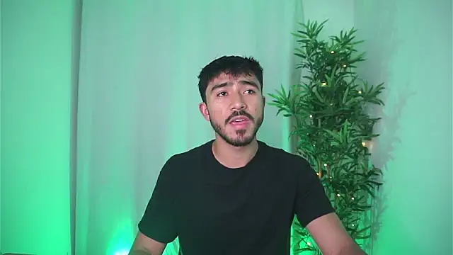 Snapshot of dam0n_fr0st chatting on 3, 11, 2025 dam0n fr0st online show from 3, 11, 2025