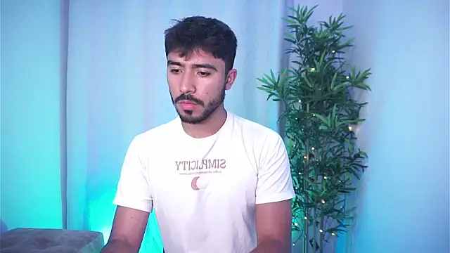 Snapshot of dam0n_fr0st chatting on 4, 11, 2025 dam0n fr0st online show from 4, 11, 2025