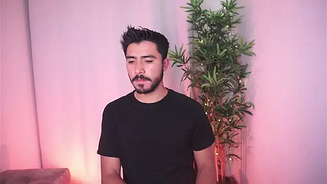 Snapshot of dam0n_fr0st chatting on 18, 11, 2025 dam0n fr0st online show from 18, 11, 2025