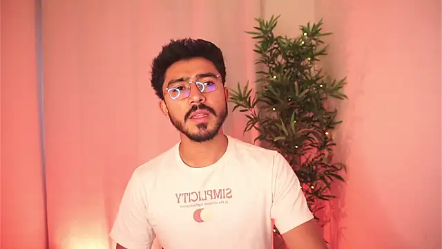 Snapshot of dam0n_fr0st chatting on 4, 12, 2025 dam0n fr0st online show from 4, 12, 2025