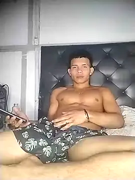 Snapshot of alex_candela chatting on 13, 2, 2025 alex candela online show from 13, 2, 2025