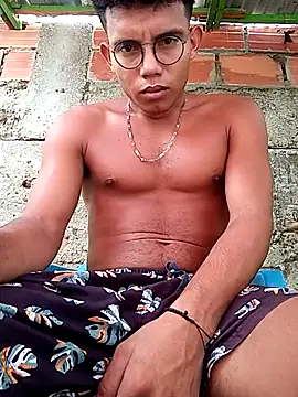 Snapshot of alex_candela chatting on 23, 10, 2025 alex candela online show from 23, 10, 2025